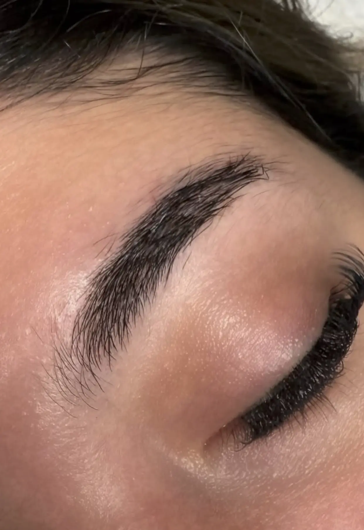 brow shape and tint