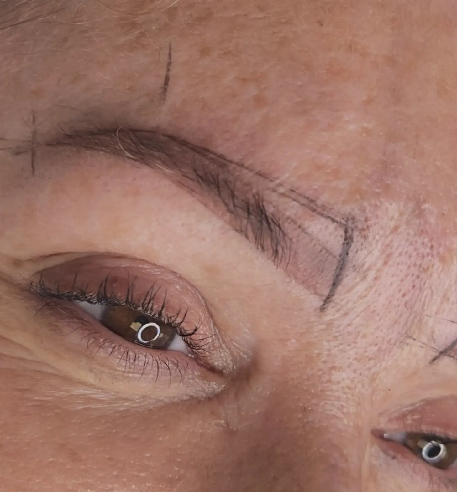 brow tint