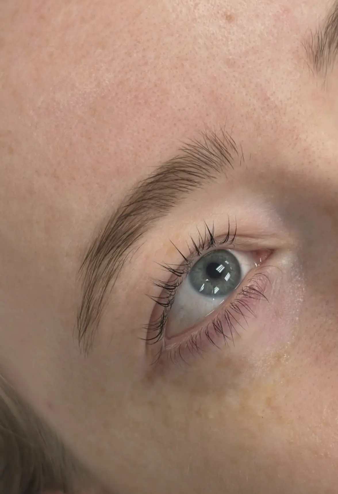 eyebrow tint meaning