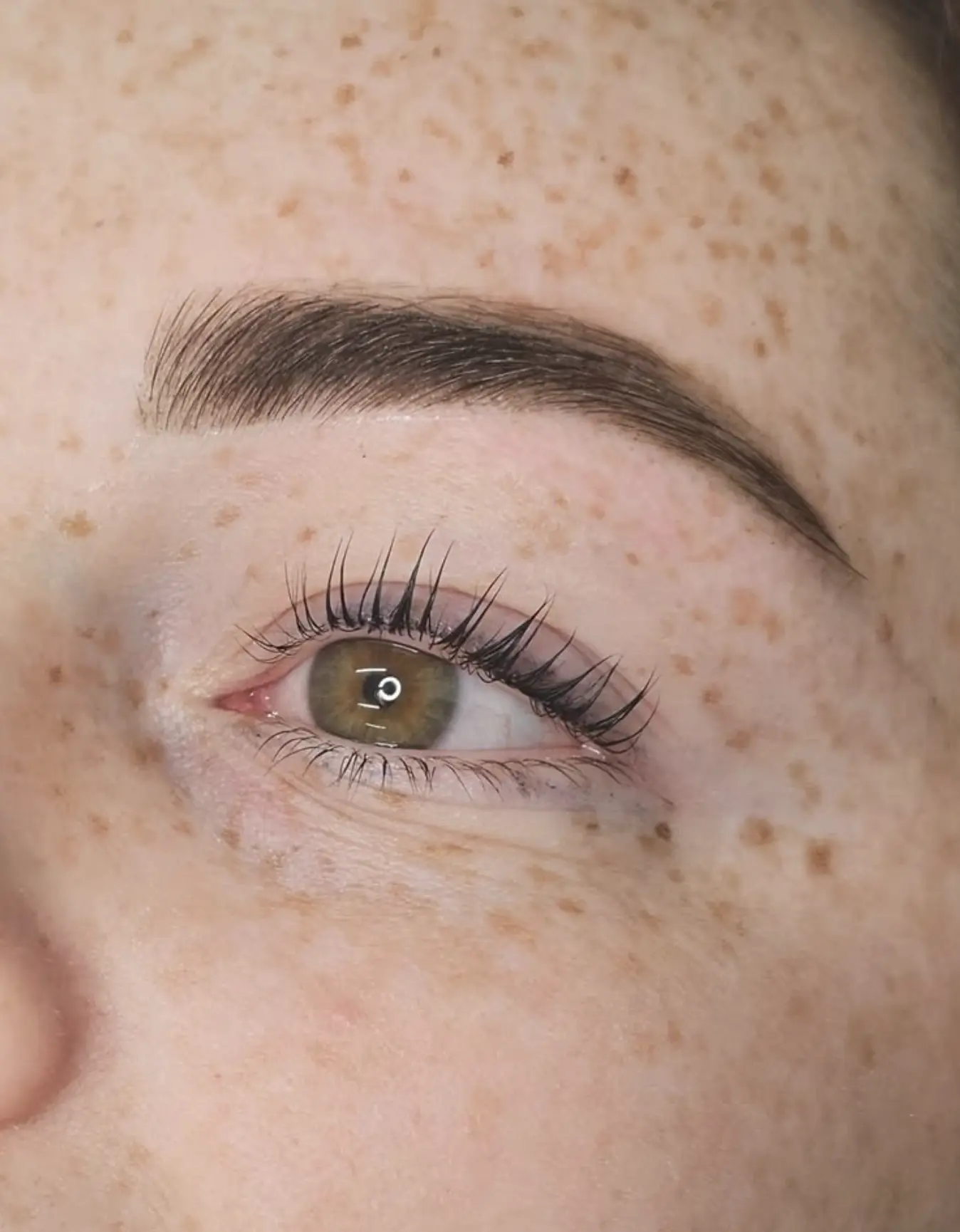 what does brow tint do